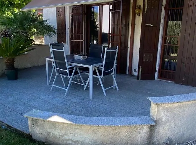 House Dory Con Parcheggio Privato Interno Gratis E Internet לאזיסה