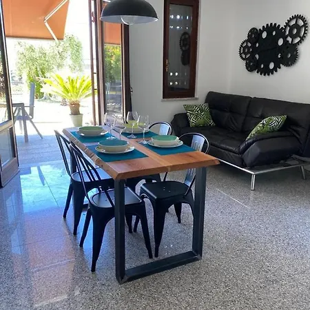 House Dory Con Parcheggio Privato Interno Gratis E Internet 拉齐塞
